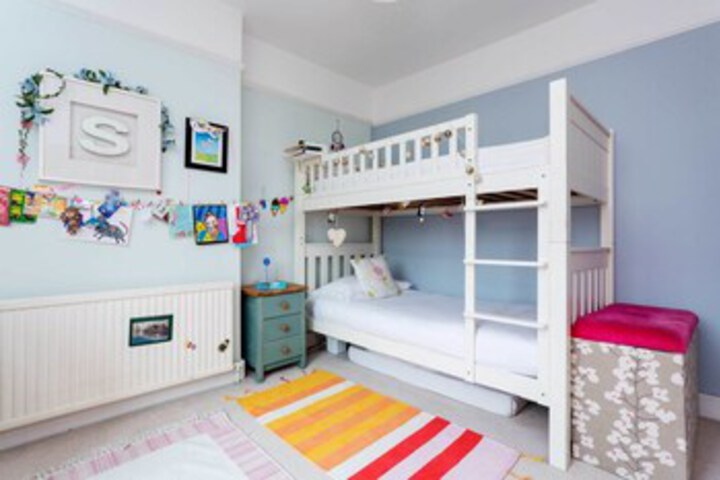 Room 16 of 19