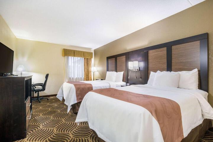 2 Double Beds (6 of 19)