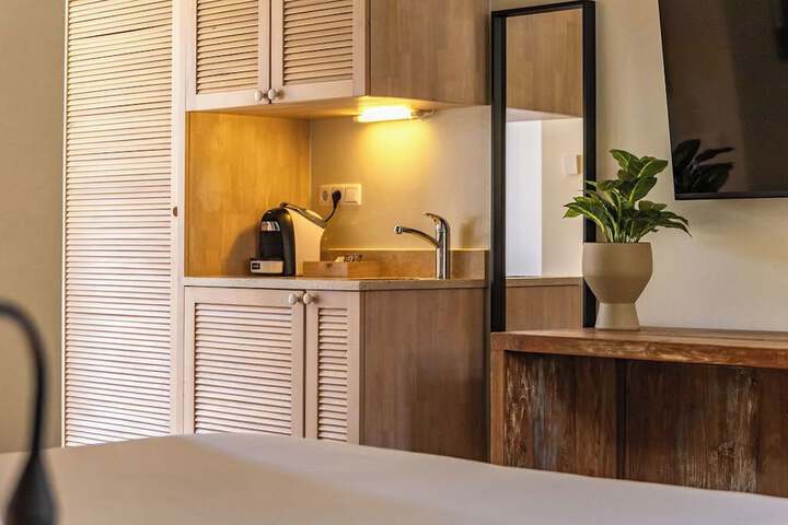 Private kitchenette