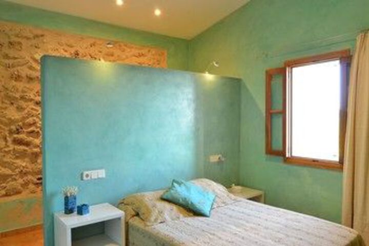 Room 6 of 23