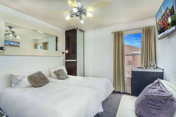 Room 25 of 56