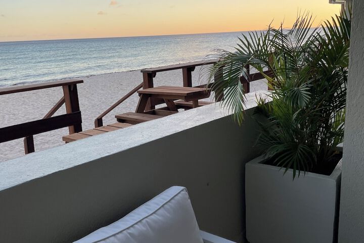 Lounge 138 of 204
