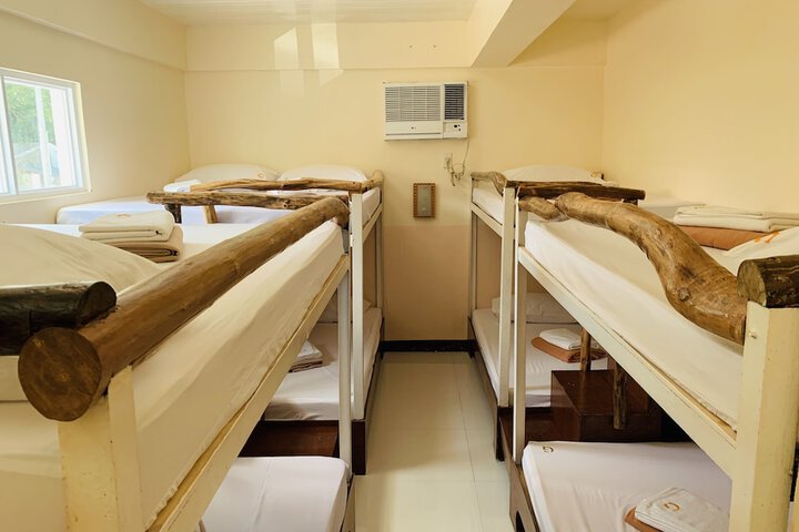 Room 28 of 238