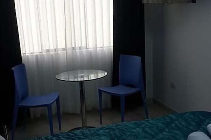 Room 9 of 14