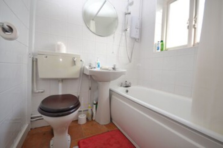 Room 3 of 32