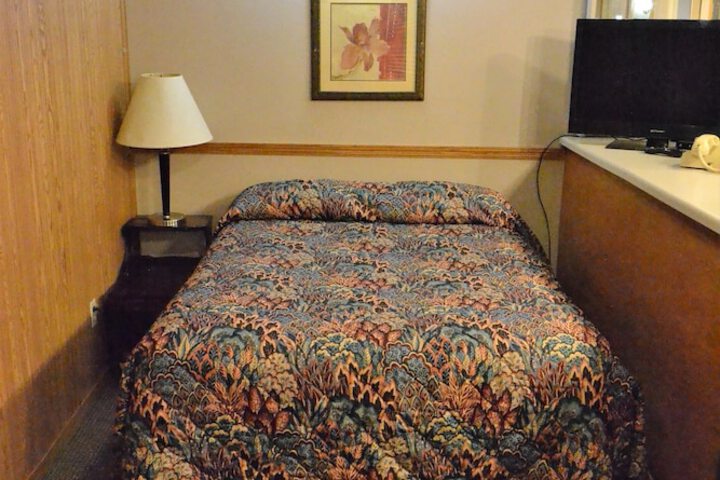 Room 13 of 81