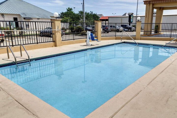 Pool 47 of 68