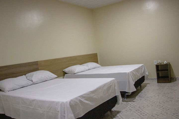 Room 8 of 16