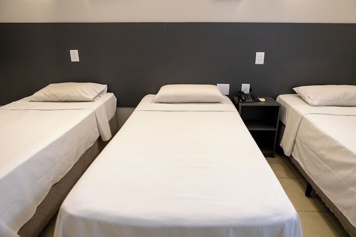Room 13 of 38