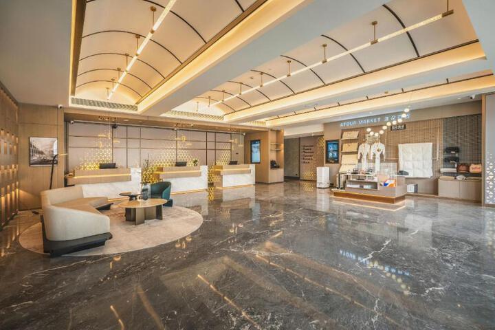 Atour Hotel Chengdu East Railway Station Greenland 468 Center