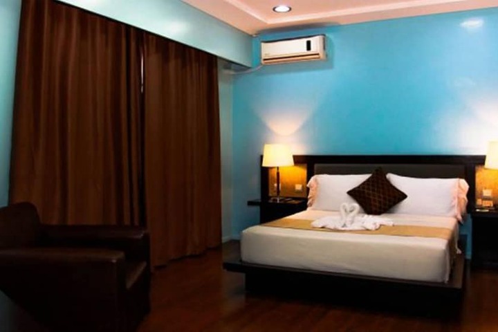 Room 12 of 70