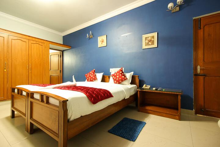 Compact Royal Alpine Hotel