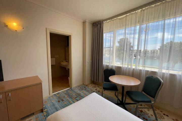 Room 12 of 52