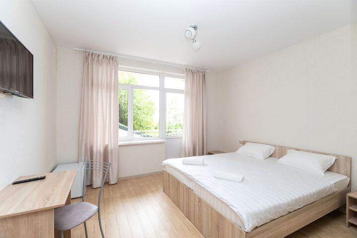 Room 11 of 28
