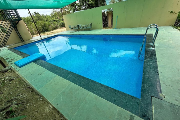 Pool 33 of 66