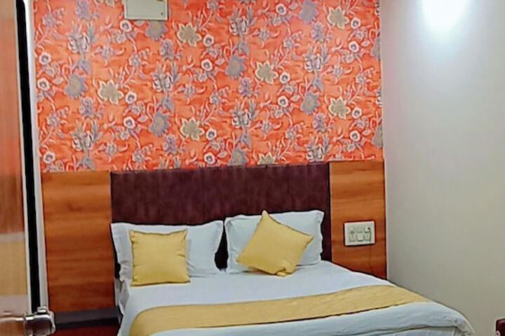 Room 14 of 26