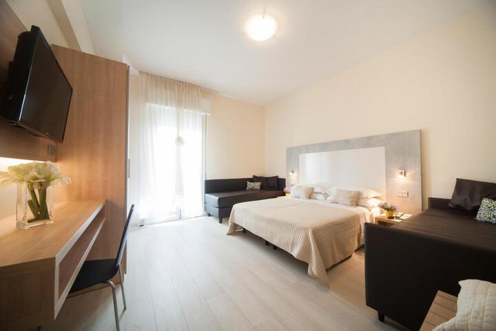 Room 14 of 36