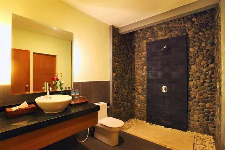 Clean Restrooms