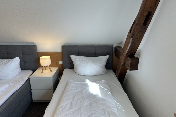 Room 49 of 85