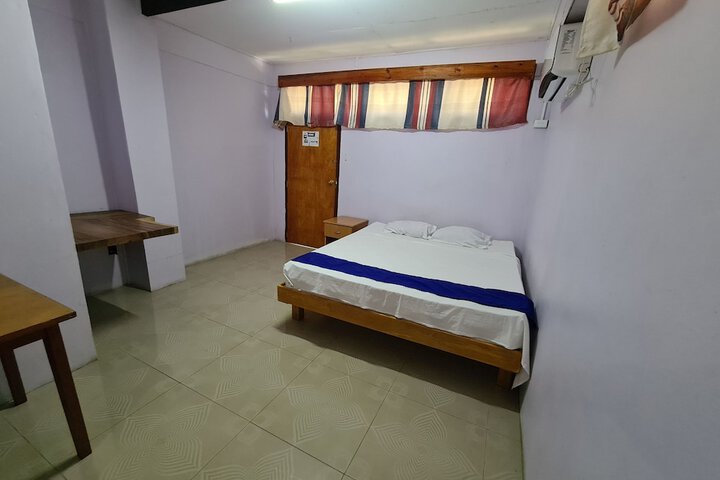 Room 6 of 42