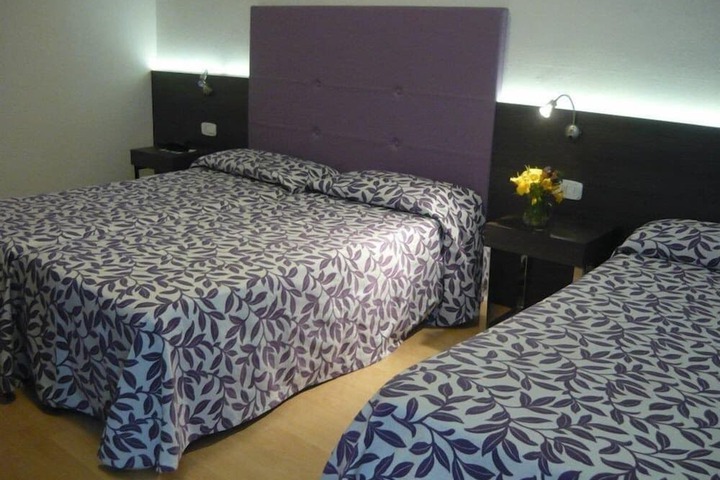 Room 6 of 18