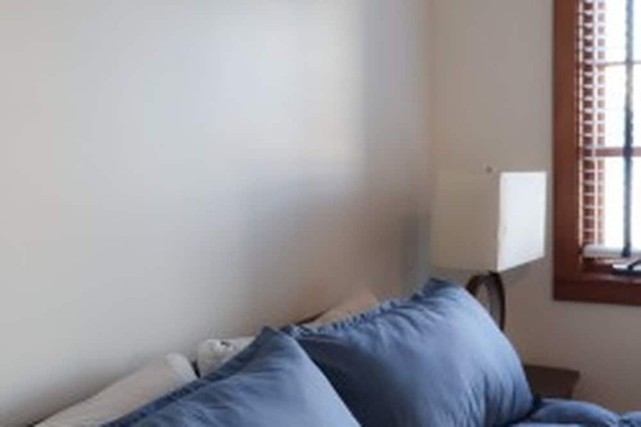 Room 4 of 7
