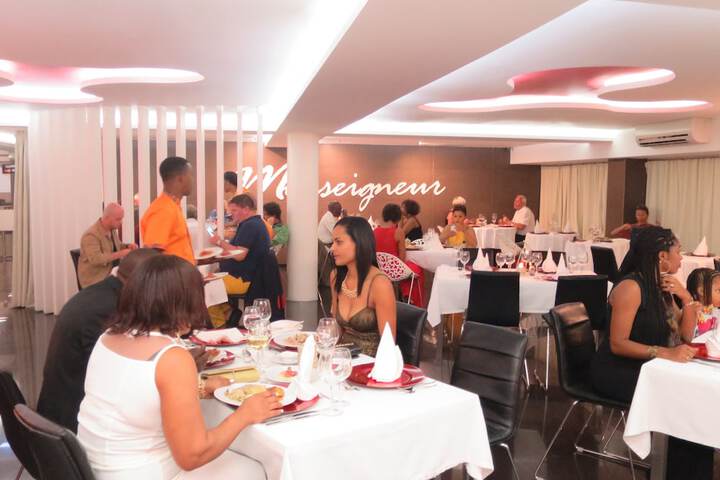 Breakfast area