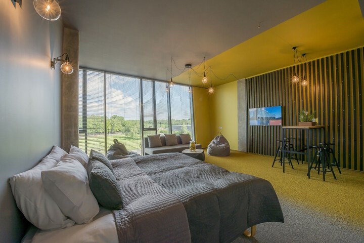 Room 20 of 48