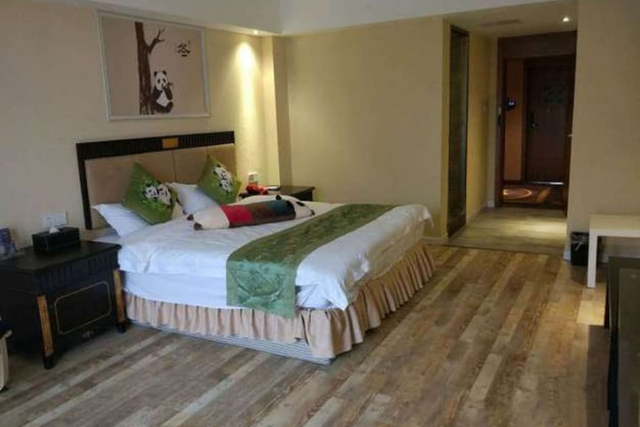 Room 5 of 12
