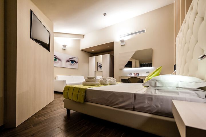 Room 48 of 94
