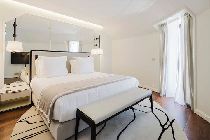 Room 18 of 150