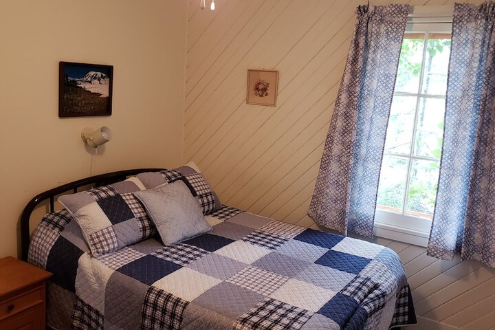Room 32 of 215
