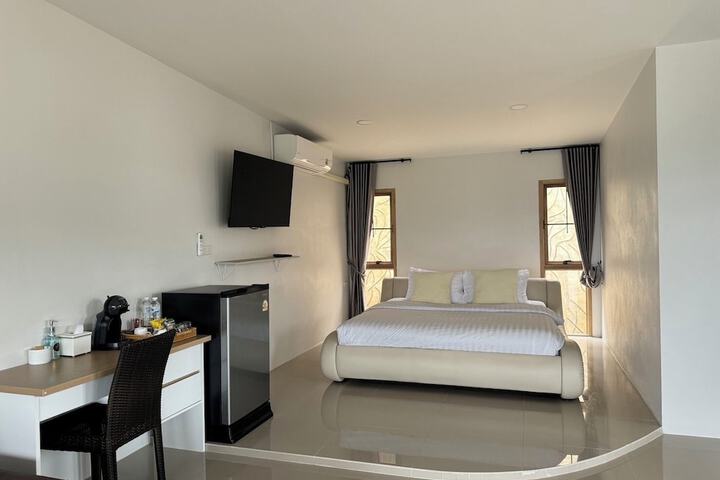 Room 10 of 106