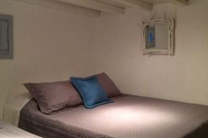 Room 6 of 22