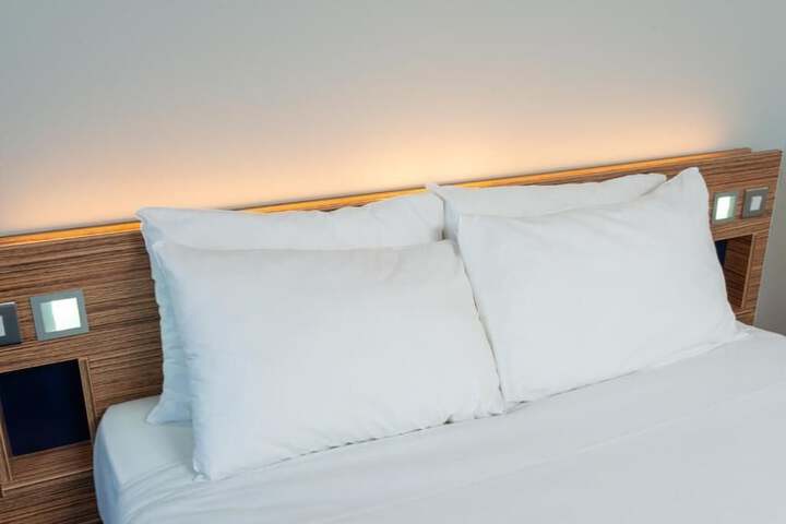 Room 4 of 15