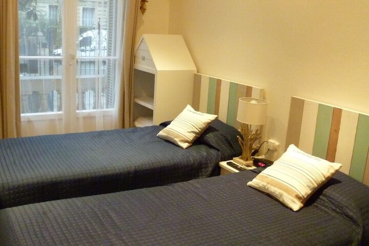 Room 11 of 114