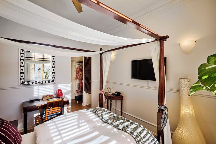 Room 17 of 74