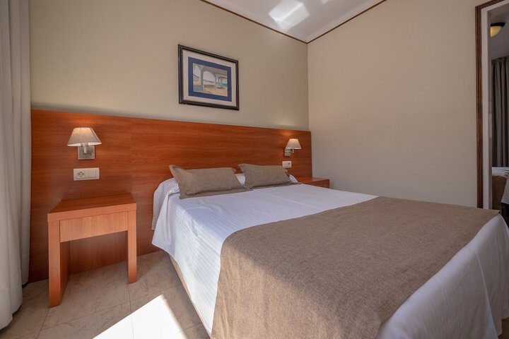 Room 7 of 25