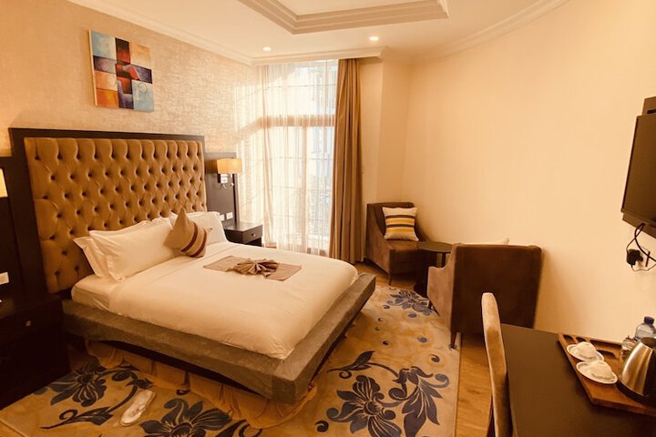 Room 5 of 37