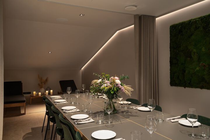 Dining 70 of 106