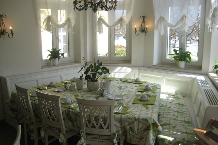 Breakfast/Coffee Service 54 of 73