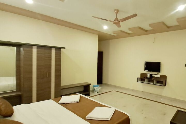 Room 3 of 9