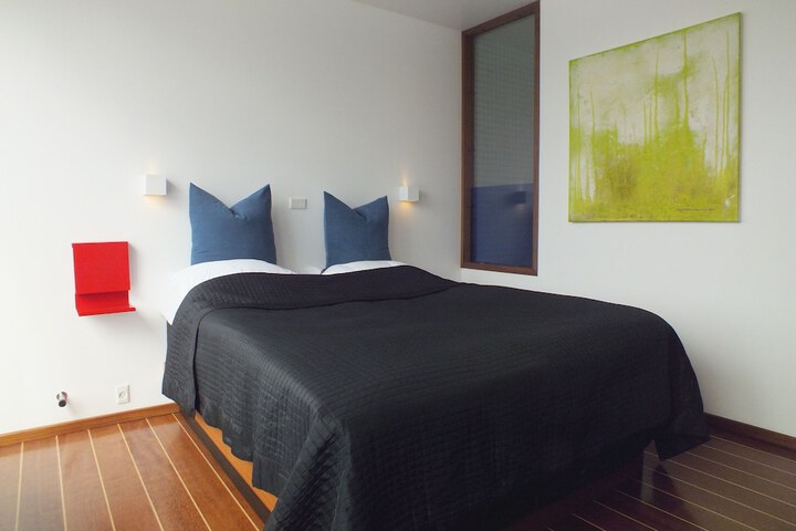 Room 7 of 71