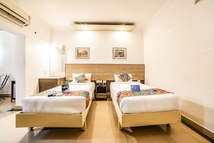 Room 11 of 27