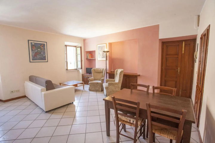 Room 4 of 11
