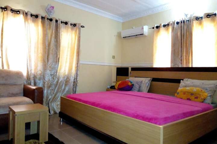 Room 21 of 38