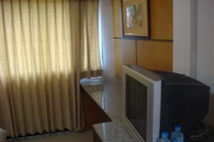 Room 4 of 5