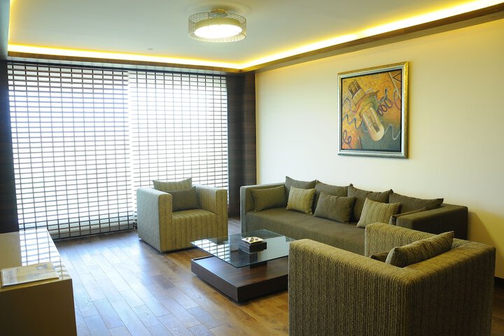Room 16 of 62