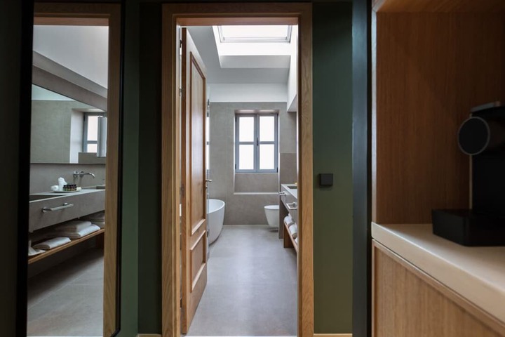 Hotel 2 of 90