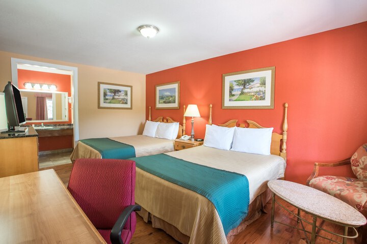 2 Queen Beds Mountain View (5 of 7)